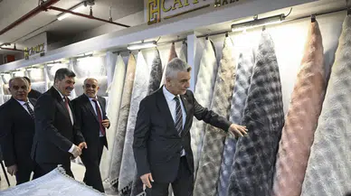 Bakan Bolat duyurdu: Türkiye 400 milyar dolarlık ihracatçılar ligine yükseldi!