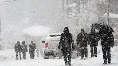 İstanbul’da kar esareti! Üniversiteler tatil mi, kar ne zaman duracak?