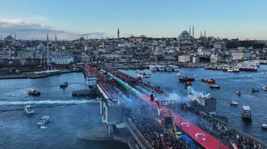 İstanbul'da Gazze için yürüyüş yapıldı: 520 bin kişi Galata Köprüsü'nde yürüdü!