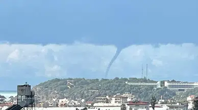 Antalya'da denizde hortum oluştu