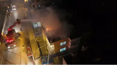 Hatay'da müstakil evin damında yangın