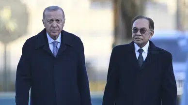 Cumhurbaşkanı Erdoğan, Malezya Başbakanı Enver İbrahim'i resmi törenle karşıladı!