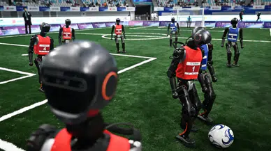 Çin'in robot sporları çılgınlığı: İnsansı robotlar yakında evlerimize girecek