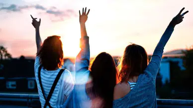 Uzmanlar açıkladı: Arkadaşlarınızın asla yapmayacağı 8 davranış