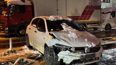 Kağıthane'de yokuşta kayan Pick up 2 çocuğa çarptı