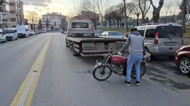 Çorum'da 18 yaşındaki motosiklet sürücüsü, yaşlı kadına çarptı: 2 yaralı