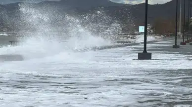Meteoroloji’den Karadeniz için kritik uyarı: Fırtına bu akşam başlıyor, 3 gün sürecek!