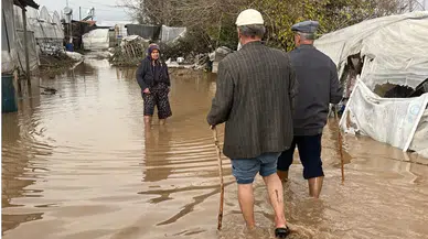 Antalya'da 1500 dekar sera alanı sular altına kaldı