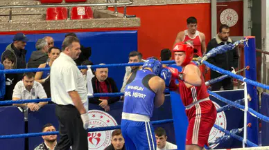 Düzce’de boks şöleni: 160 sporcu ringe çıktı, Buse Naz Çakıroğlu destek verdi