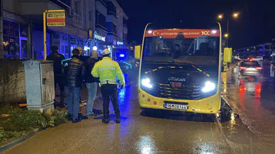 Bursa'da halk otobüsü anne ve kızına çarptı