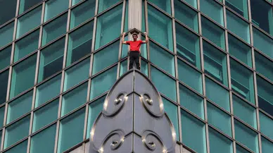 Sporcu Alex Honnold, Tayvan'ın en yüksek binasına halatsız çıktı!