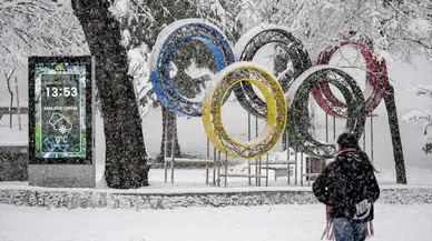 Fransa ve Bosna Hersek'i kar fırtınası vurdu: 6 ölü, yüzlerce uçuş iptal edildi!