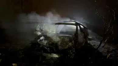 Gaziantep'te uçuruma yuvarlanan araç alev aldı : 3 kişi son anda kurtuldu