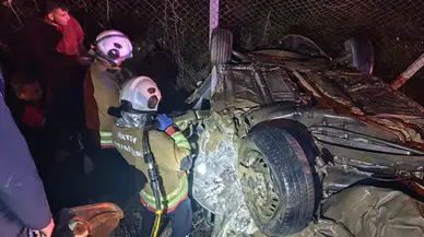 Hatay'da iki otomobil çarpıştı: 2 kişi hayatını kaybetti, 3 kişi yaralandı