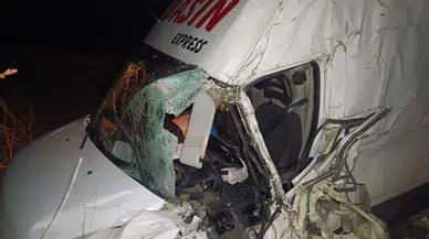 Afyonkarahisar'da şarampole giren minibüste 2 kişi yaralandı