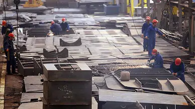 Fabrika çatısından düşen işçi hayatını kaybetti