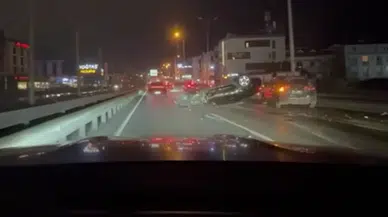 Avcılar'da otomobil 3 araca çarpıp ters döndü: Kaza anı araç kamerasına yansıdı