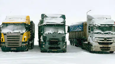 Kars-Ardahan kara yolu ağır tonajlı araç trafiğine kapatıldı