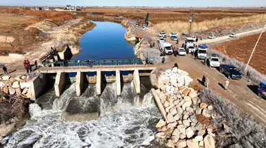 Şanlıurfa'da sulama kanalına düşen sürücü 13 gündür aranıyor