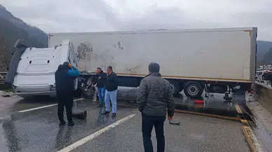 D-650 karayolunda kaza: Bilecik-Sakarya istikameti trafiğe kapatıldı!