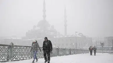 İstanbul'da beklenen kar yağışı başladı!