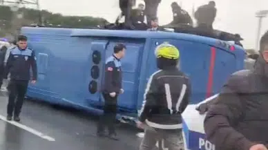 Kağıthane’de cezaevi nakil aracı devrildi : 19 yaralı