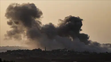 İsrail, ateşkese rağmen Lübnan'ı vurdu