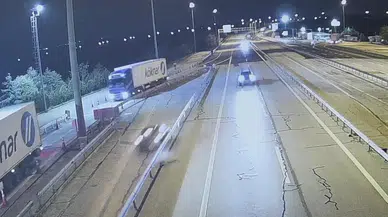 Edirne'de alkollü sürücü ters yöne girdi: Bariyerlere çarpan otomobildeki 2 kişi yaralandı