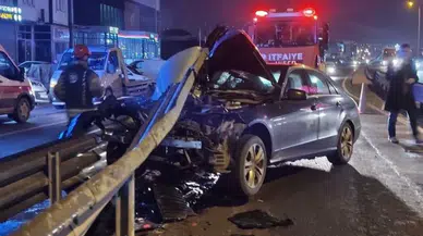 Kocaeli'de otomobil bariyerlere ok gibi saplandı: Sürücü ölümden döndü