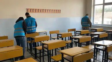 Bolu’da denetimli serbestlik yükümlüleri yarıyıl tatilinde okulları temizledi