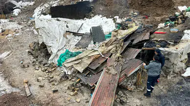 Van'da tandır evinin çökmesi sonucu babaanne ve torunu yaralandı