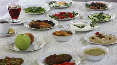 Ramazan'ın 4. günü için iftar menüsü : Çorbadan tatlıya dengeli bir menü!