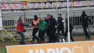 Boluspor - Sakaryaspor maçında tribünden atlayan 2 kişi gözaltına alındı
