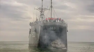 Hürmüz Boğazı'nda ABD alarmı : İran müdahalesine karşılık vermeyin