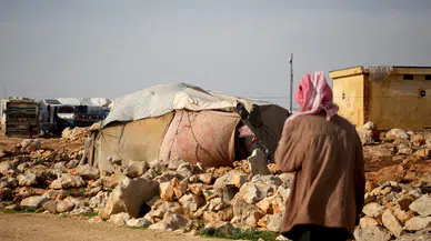 Suriye'de kamplarda yaşayanlar zor şartlar altında mücadele ediyor