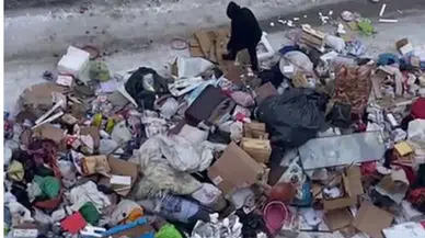 Erzurum'da bir evden tonlarca çöp çıktı