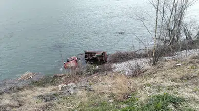 Samsun'da traktör Kızılırmak Nehri'ne düştü : 1 ölü, 1 yaralı