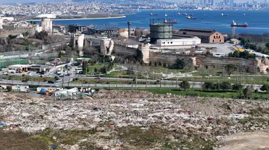 Kazlıçeşme meydanı çöplüğe döndü!