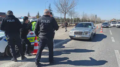 Kayseri'de 15 yaşındaki çocuğa otomobil çarptı