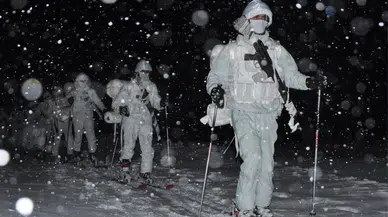 Sarıkamış’ta derin kar ve şiddetli soğuklarda askeri eğitim