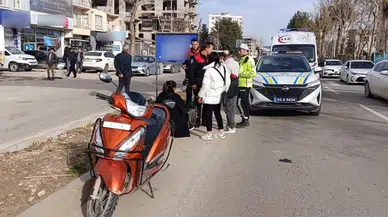 Adıyaman'da motosiklet, 71 yaşındaki yayaya çarptı : 3 yaralı
