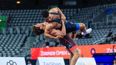 Milli güreşçi Yüksel Sarıçiçek şampiyon oldu!