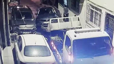 Esenler'de arızalı otomobilin yüklendiği çekicinin yokuştan kayması kameraya yansıdı