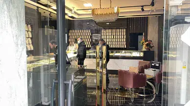 Şanlıurfa'da kuyumcu soyan 6 şüpheli adliye sevk edildi