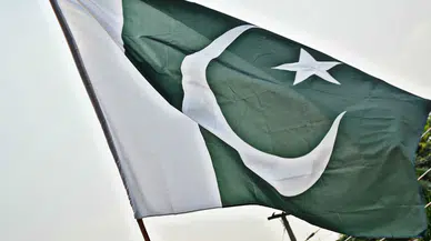 Pakistan'da apartmanda patlama : Çok sayıda ölü ve yaralı