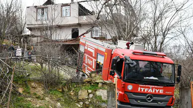 Samsun'da 2 katlı ev alevlere teslim oldu!