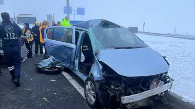 Kars'ta otomobil ile tır çarpıştı : Çok sayıda yaralı var