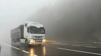 Bolu Dağı'nda sis ve sağanak ulaşımı etkiliyor