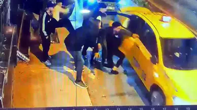 İstanbul Avcılar'da darp : Alkollü yolcu önce şoföre daha sonra taksiye saldırdı