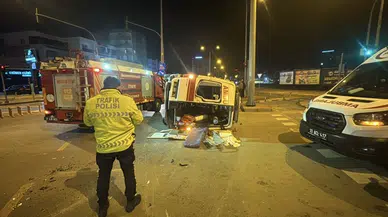 Mersin'de cip ve ambulans çarpıştı : 5 kişi yaralandı